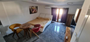 Studio with free parking